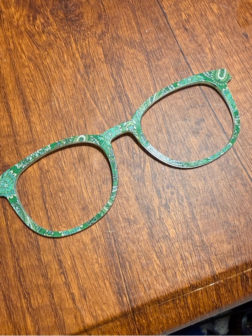 Reese Topper Green Paisley Pattern